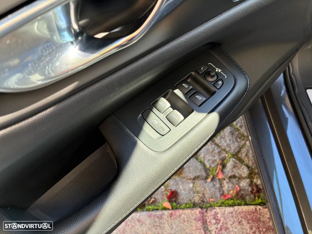 Volvo V60 2.0 B4 Momentum Plus Geartronic - 16