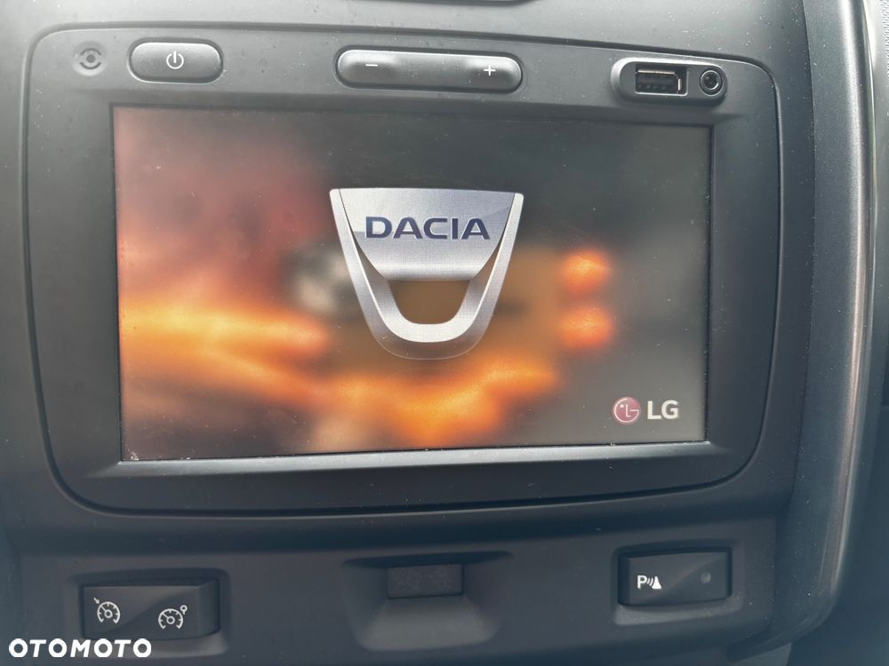 Dacia Duster 1.6 SCe Laureate S&S - 15