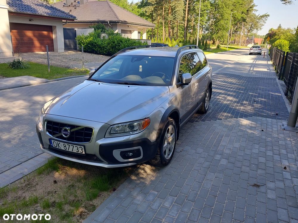 Volvo XC 70 D5 AWD Momentum - 1