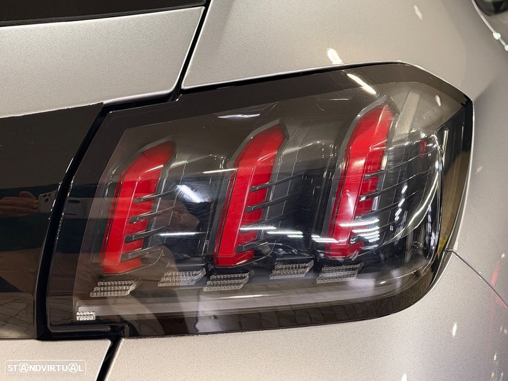 Peugeot e-208 GT - 12