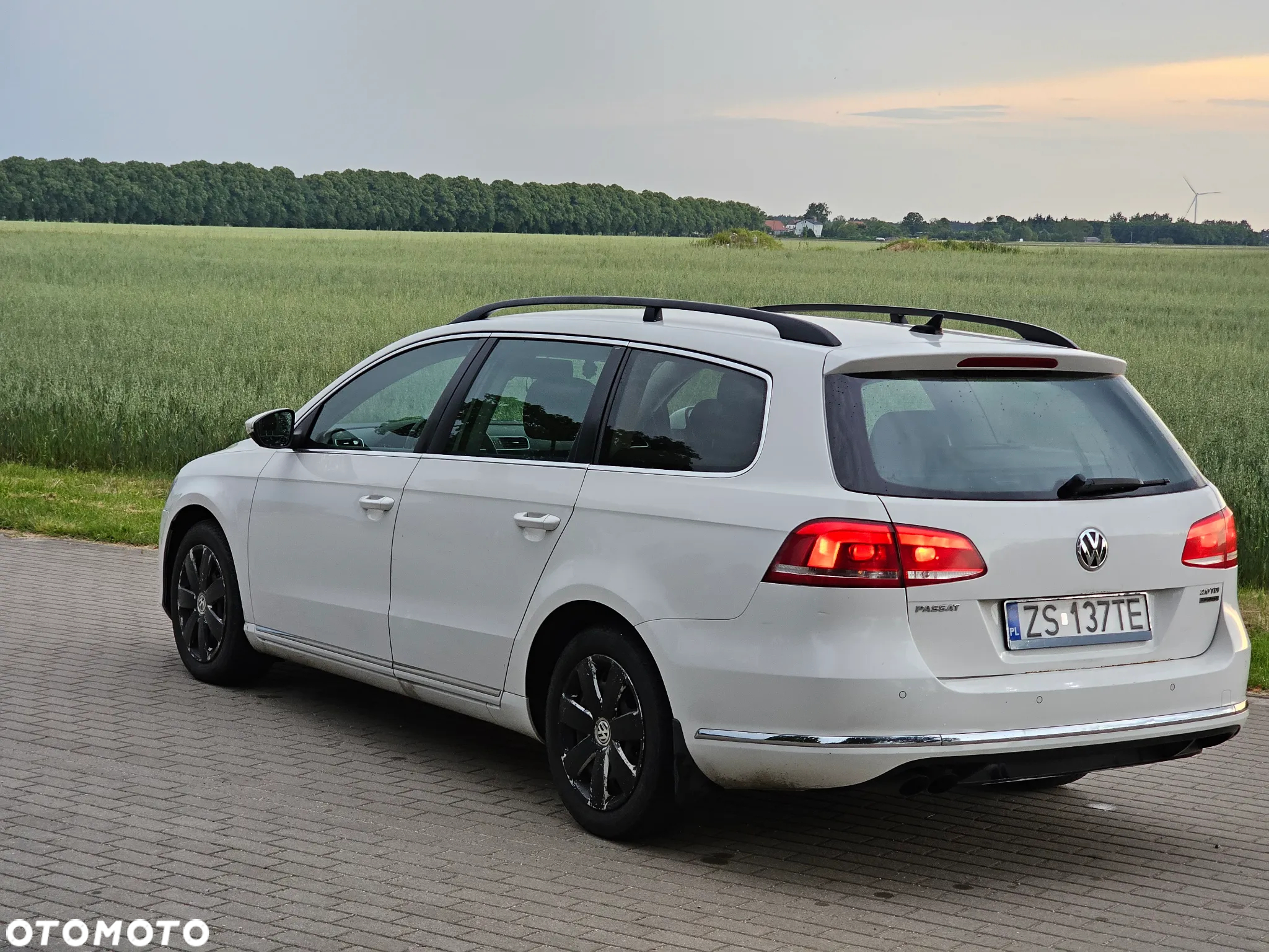 Volkswagen Passat Variant 2.0 TDI BlueMotion Technology Comfortline - 4