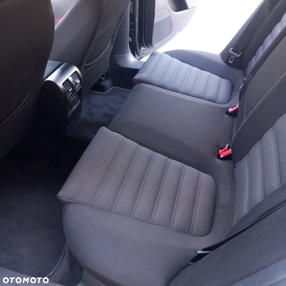 Volkswagen Passat 1.8 TSI R-Line Edition Plus - 13