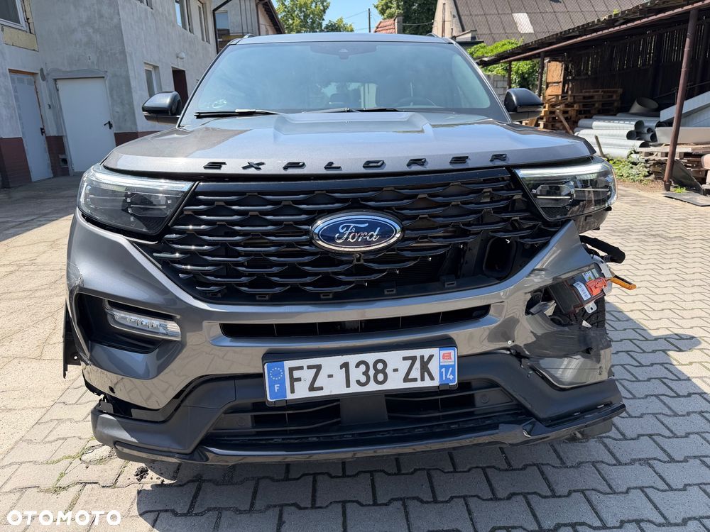 Ford Explorer - 24