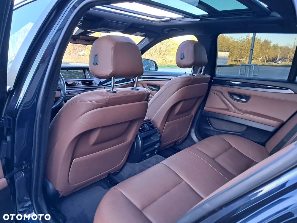 BMW Seria 5 525d Sport-Aut Luxury Line - 7