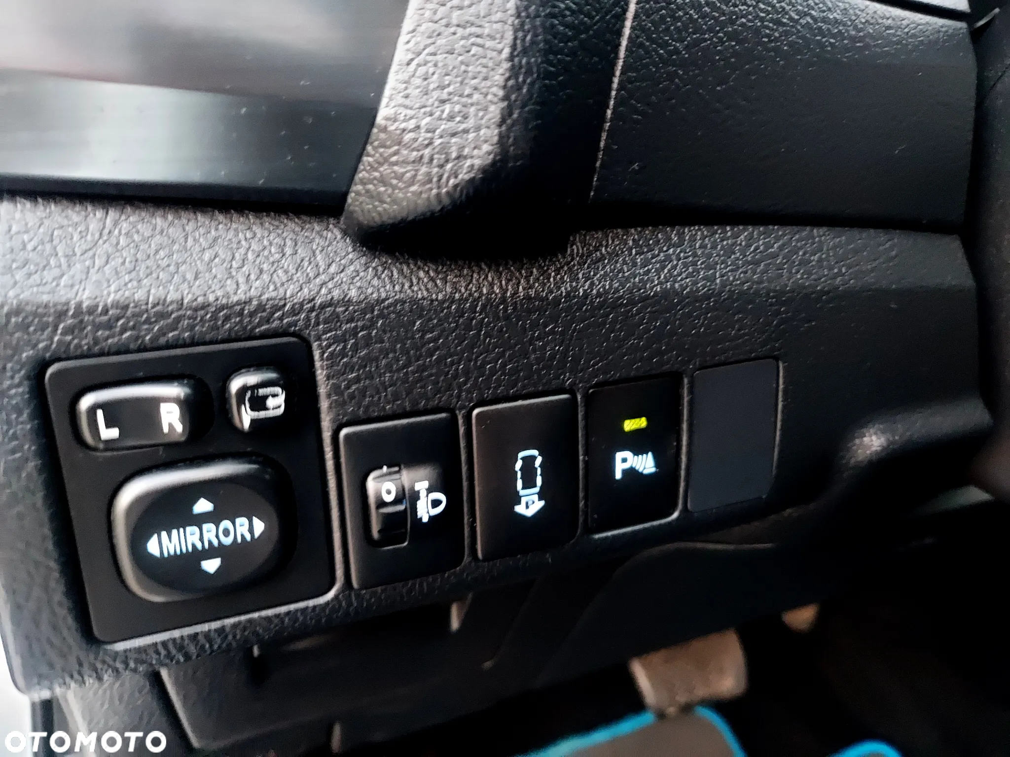 Toyota Auris 1.8 Hybrid Executive - 26