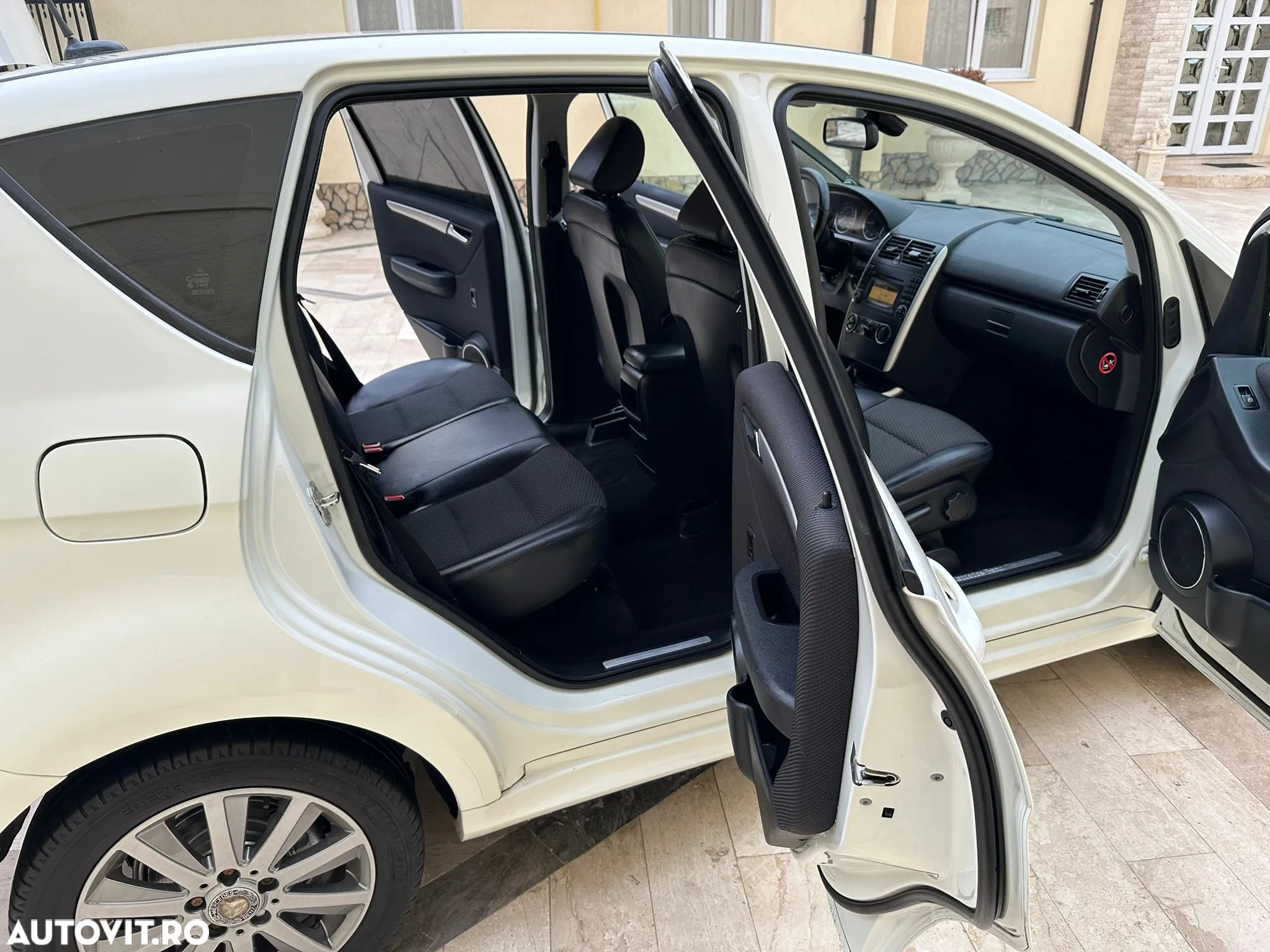 Mercedes-Benz A - 11
