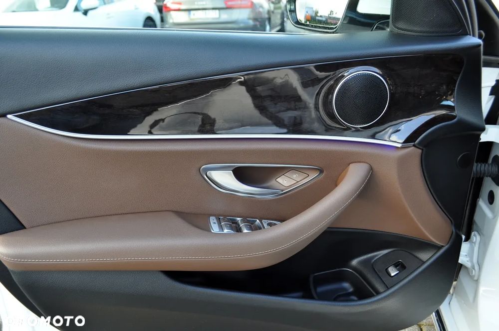 Mercedes-Benz Klasa E 200 d 9G-TRONIC - 18