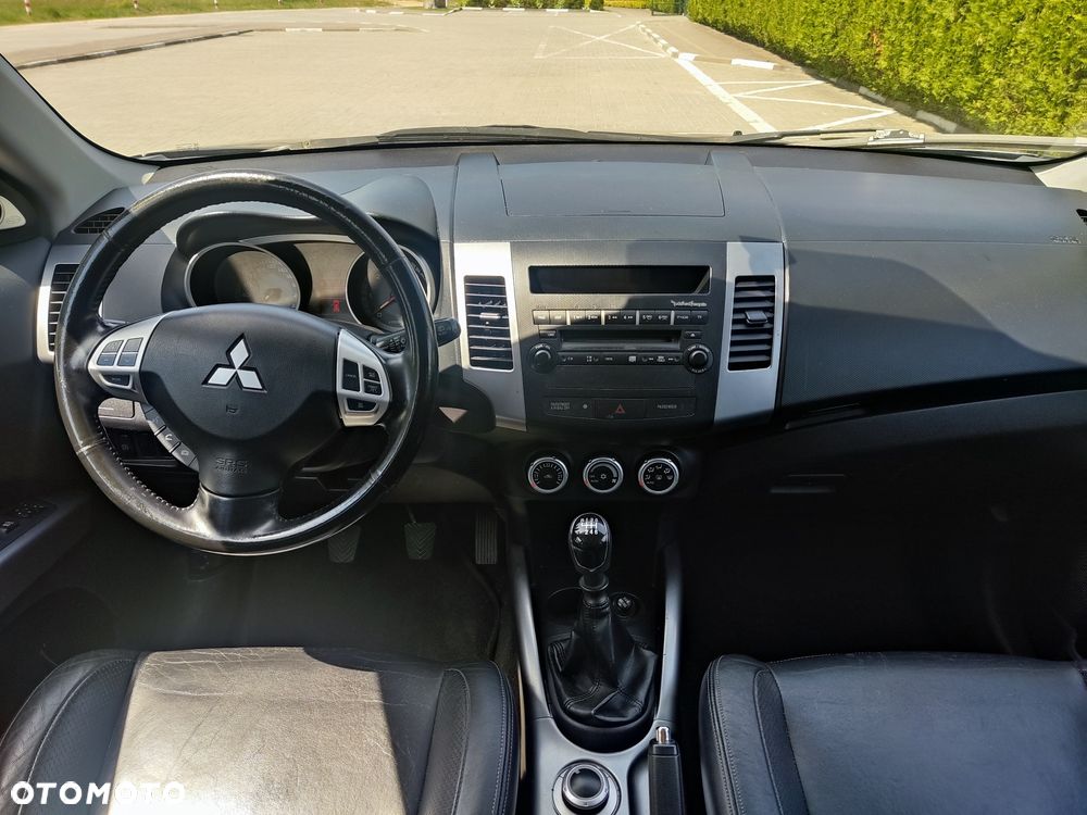 Mitsubishi Outlander - 5