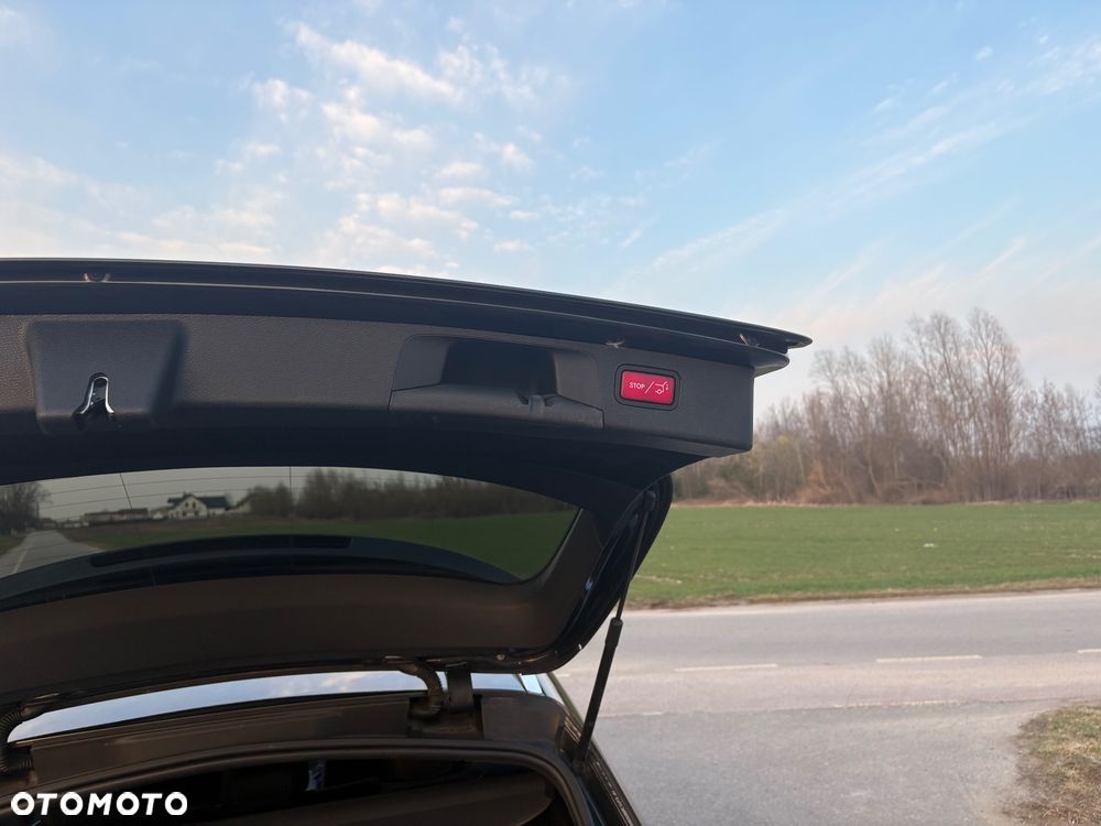 Mercedes-Benz Klasa E - 26