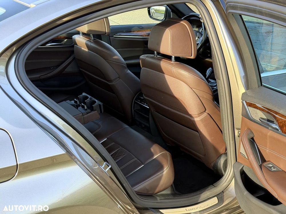 BMW Seria 5 530i AT - 16