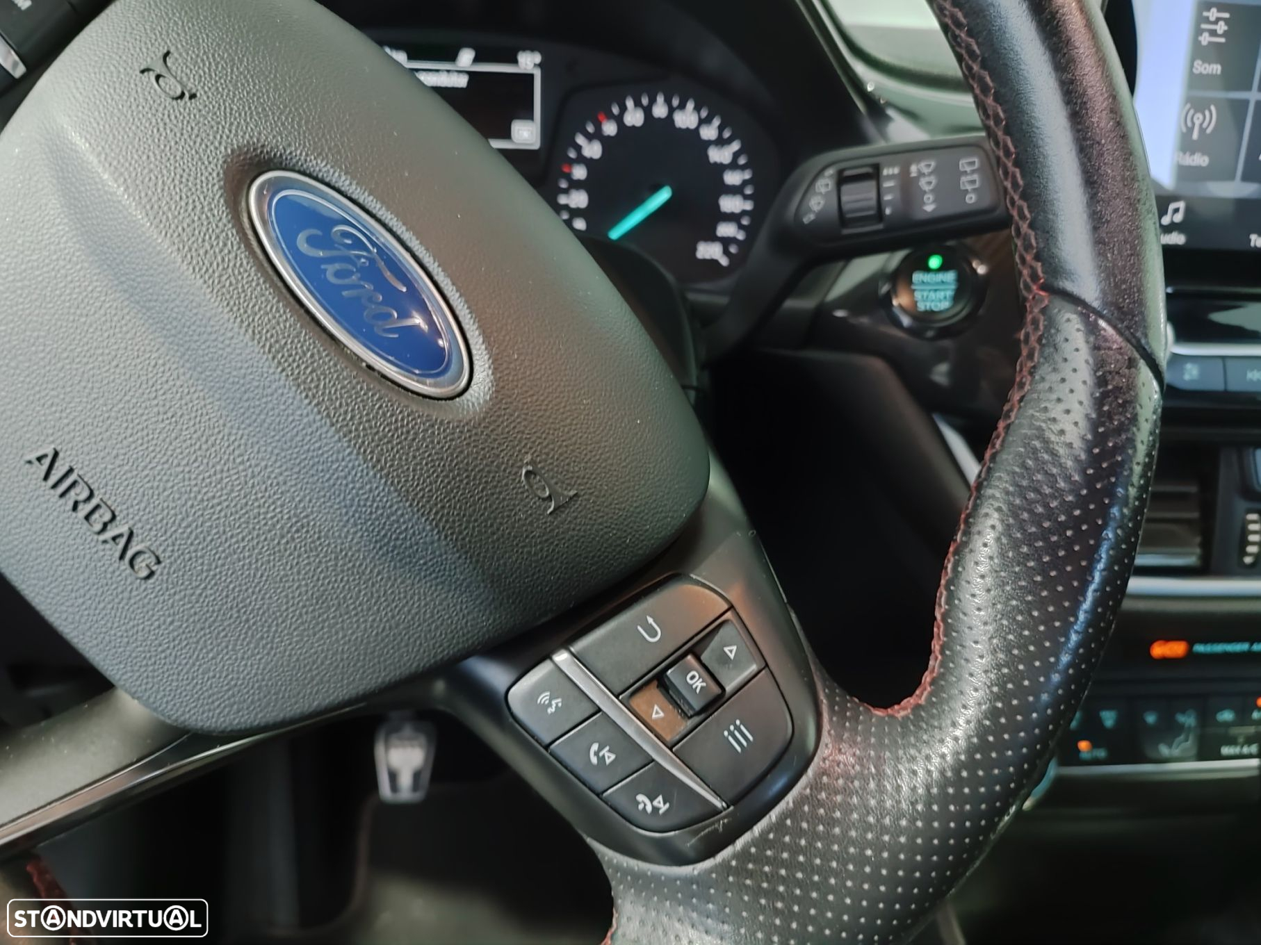 Ford Fiesta 1.0 EcoBoost ST-Line - 32