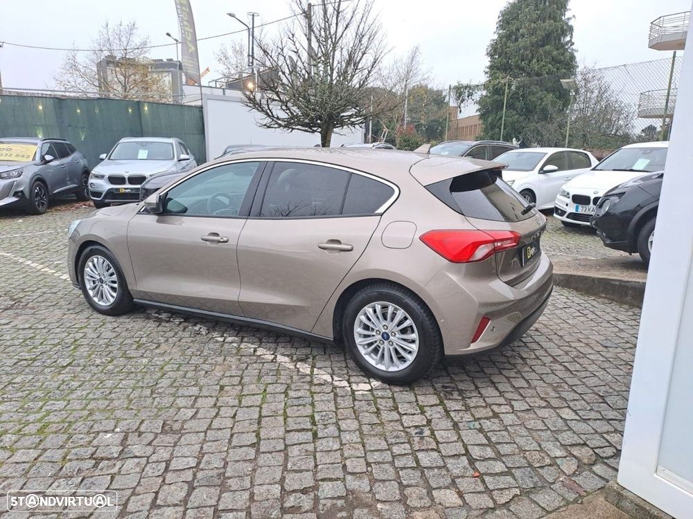 Ford Focus 1.0 EcoBoost S&S TITANIUM - 8