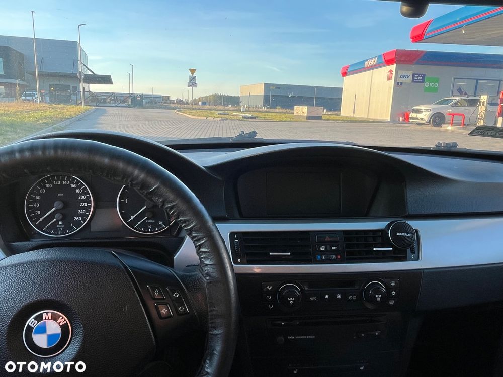 BMW Seria 3 320d DPF - 8