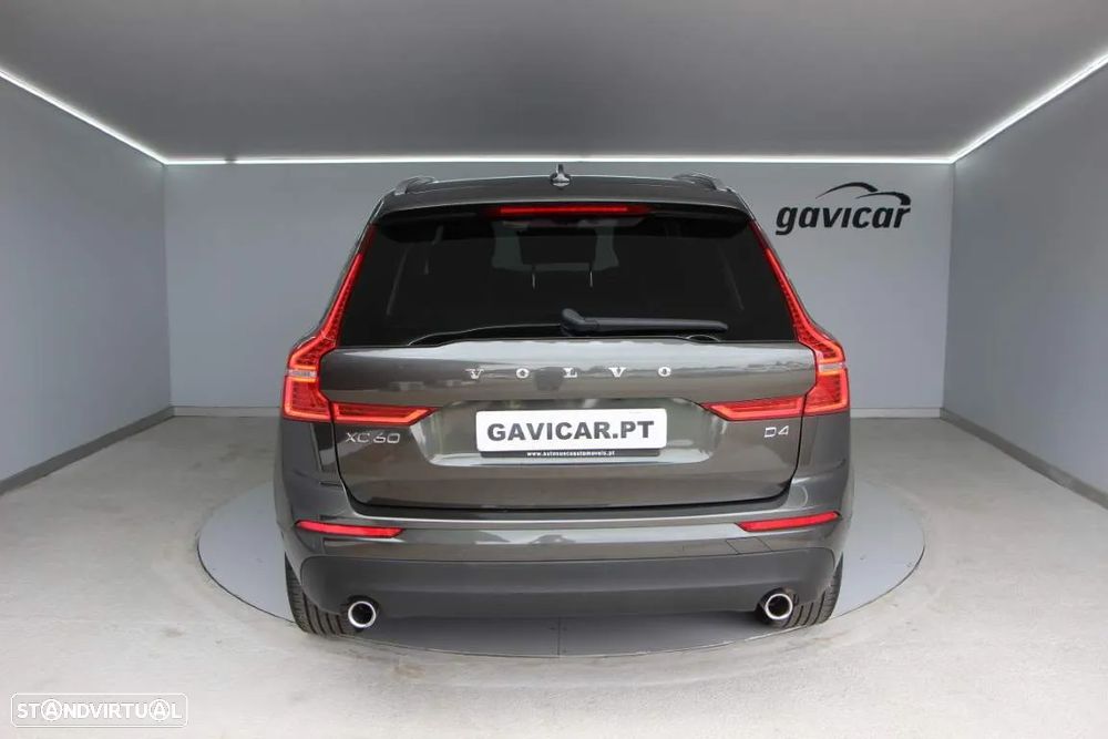 Volvo XC 60 2.0 D4 Momentum Geartronic - 13