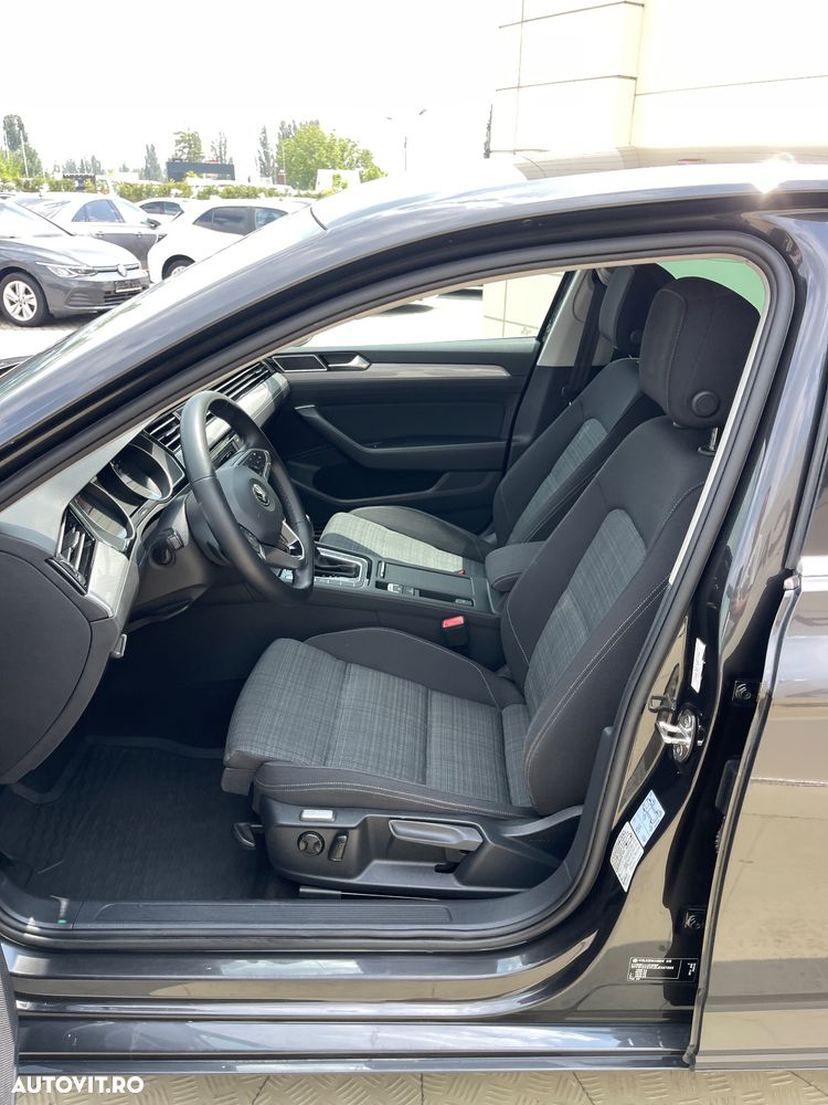 Volkswagen Passat - 31