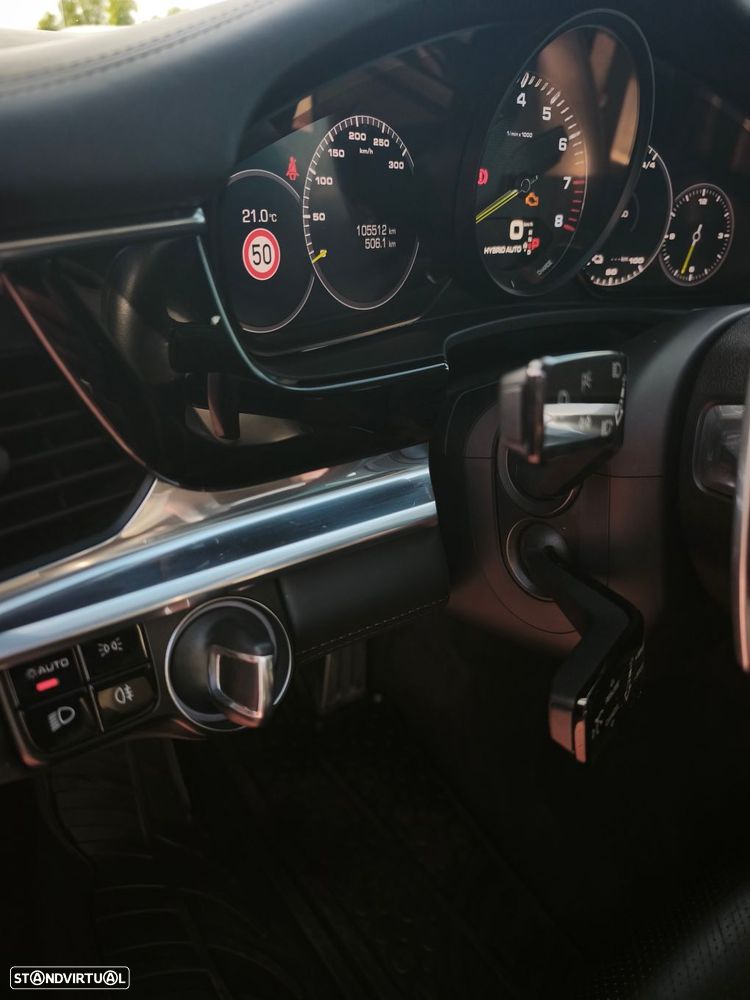 Porsche Panamera 4 E-Hybrid - 21