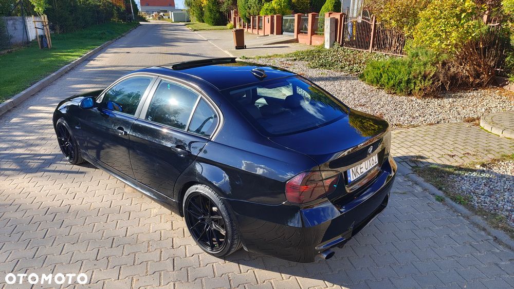 BMW Seria 3 2005 photo 3