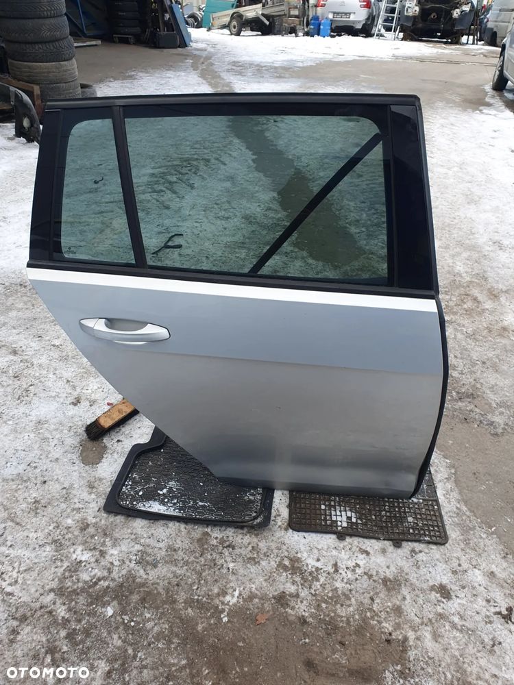 DRZWI TYLNE PRAWE VOLKSWAGEN GOLF VII 7 KOMBI LA7W