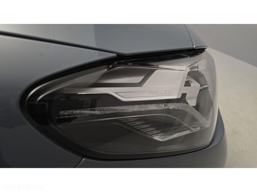 BMW Seria 2 218d - 26