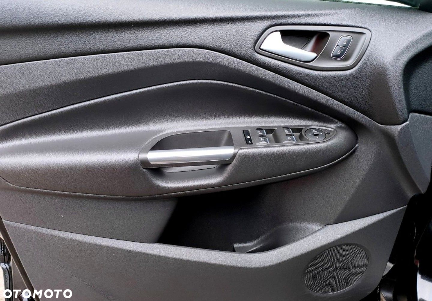 Ford Kuga - 8