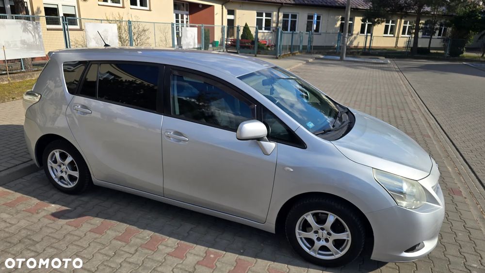 Toyota Verso 1.8 Sol 7os - 9