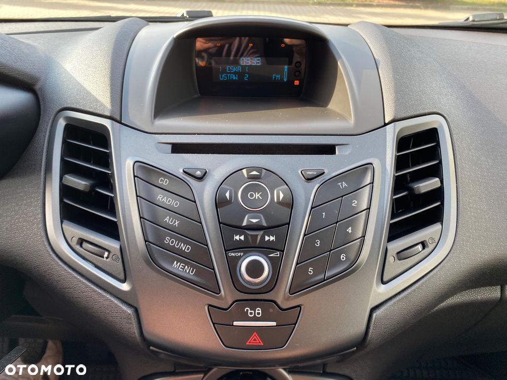 Ford Fiesta 1.25 Titanium EU5 - 19