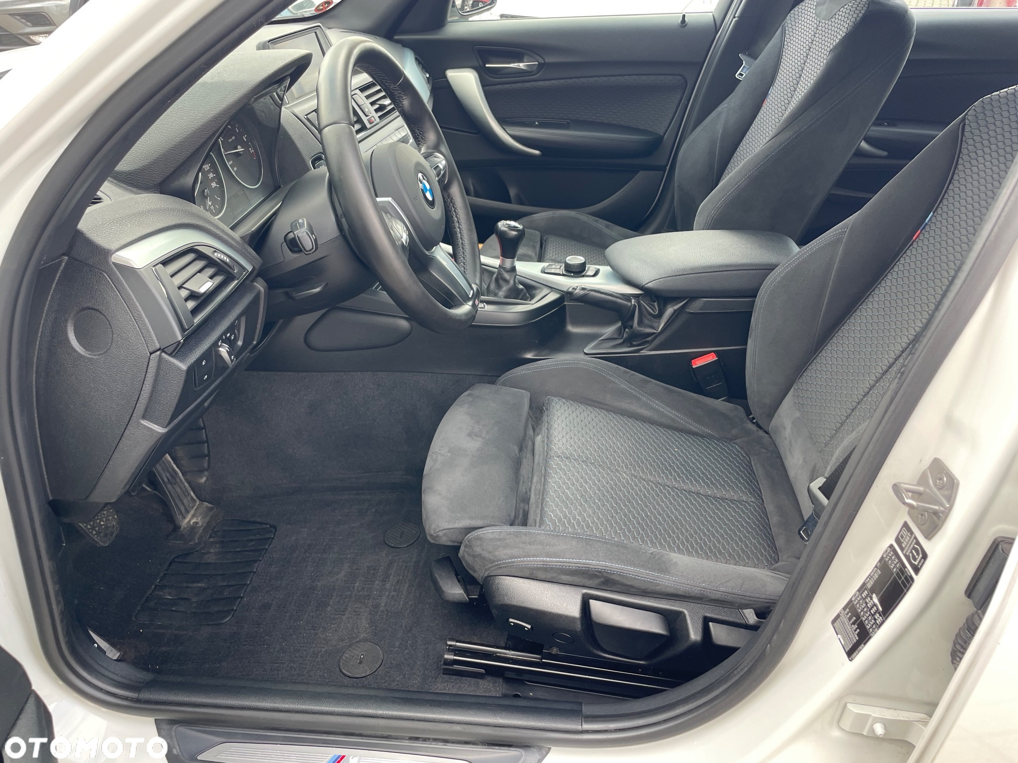 BMW Seria 1 118i M Sport - 34