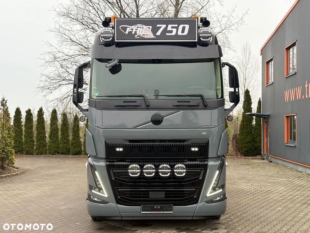 Volvo FH750 6x4 Euro 6, dwuobwodowa hydraulika - 2