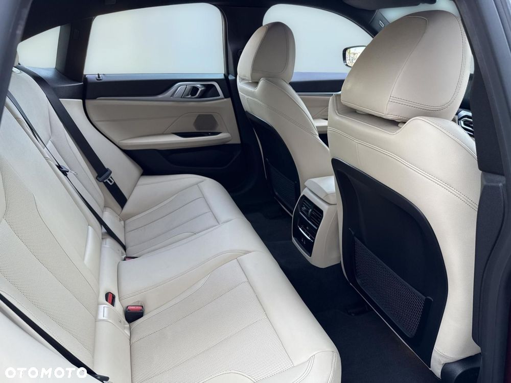 BMW i4 - 15