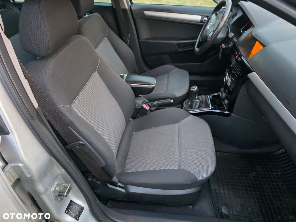 Opel Astra 1.7 CDTI DPF 150 Jahre - 14