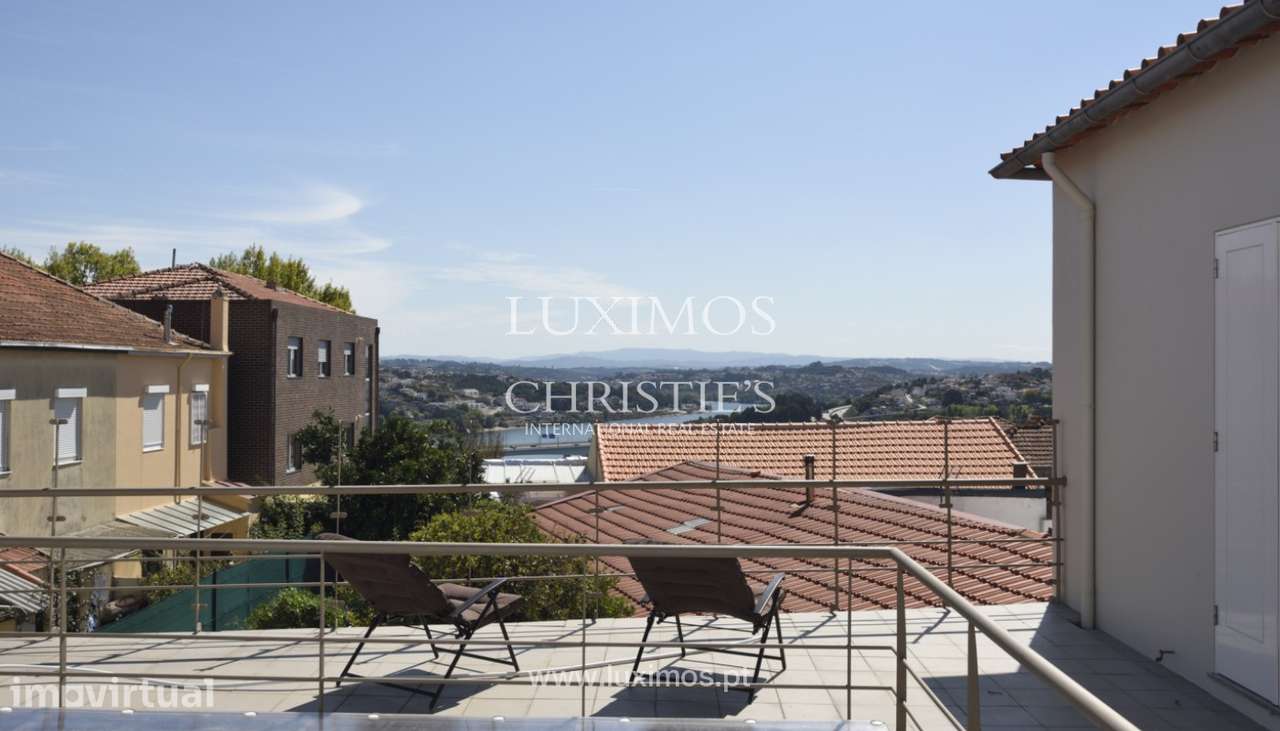 Moradia com duas casas T3 Triplex com vistas de rio e piscina à venda - Grande imagem: 3/22