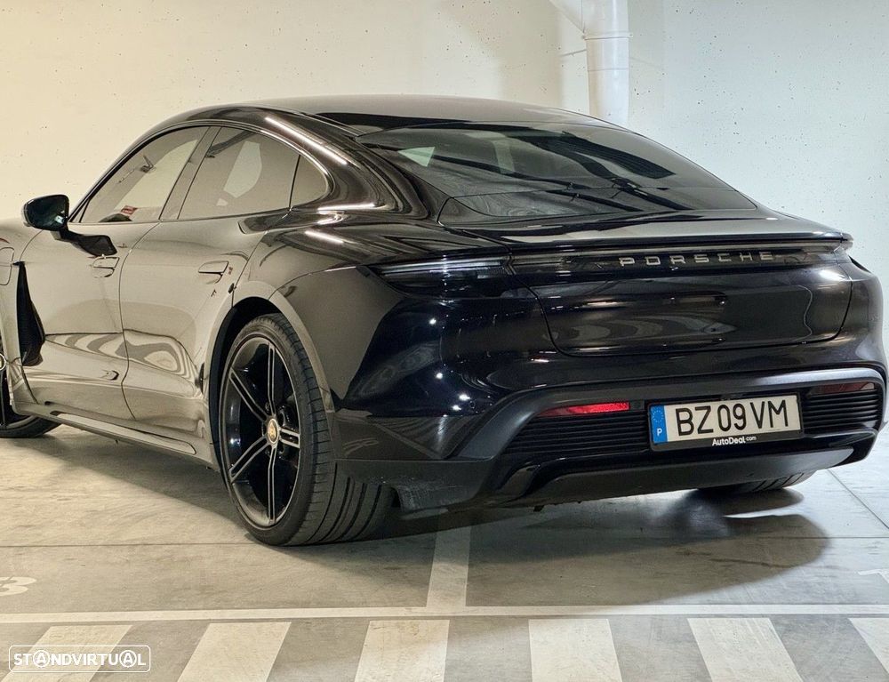 Porsche Taycan Turbo - 17
