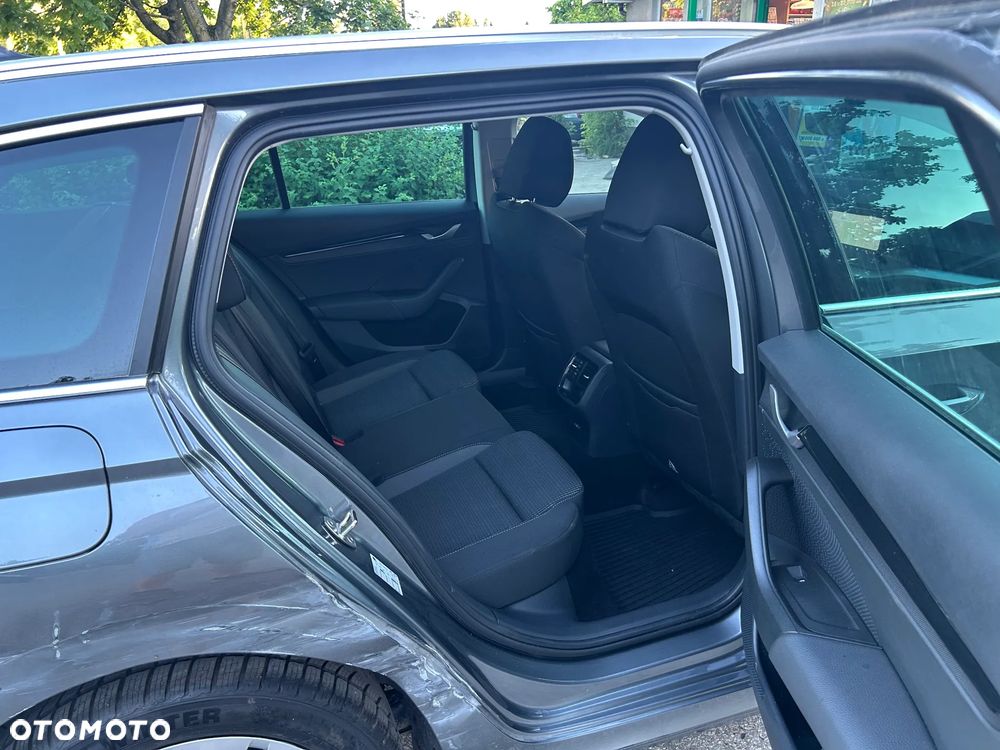 Skoda Octavia 1.5 TSI mHEV Selection DSG - 15