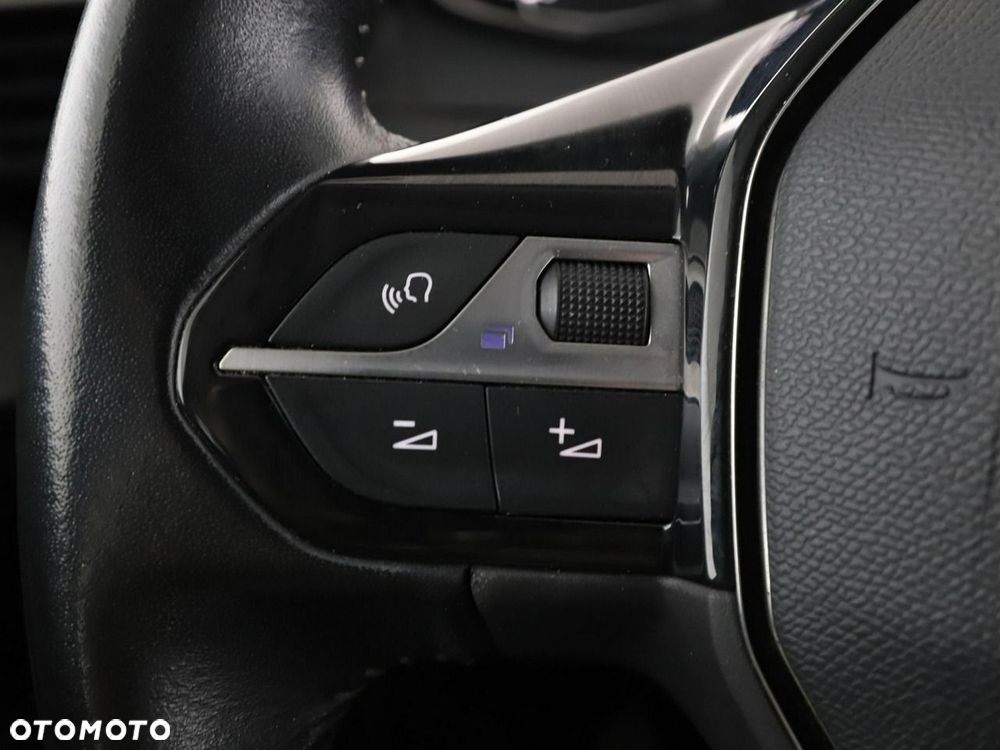 Peugeot 2008 1.2 Pure Tech Allure S&S - 33