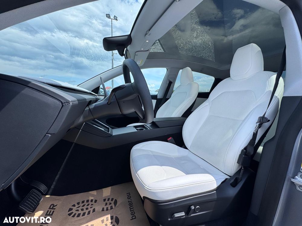 Tesla Model Y - 21