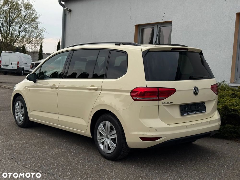 Volkswagen Touran 2.0 TDI SCR DSG Comfortline - 4