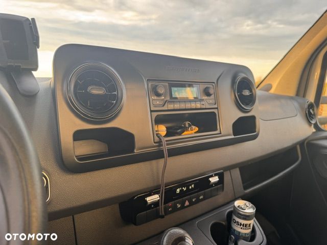 Mercedes-Benz Sprinter - 14