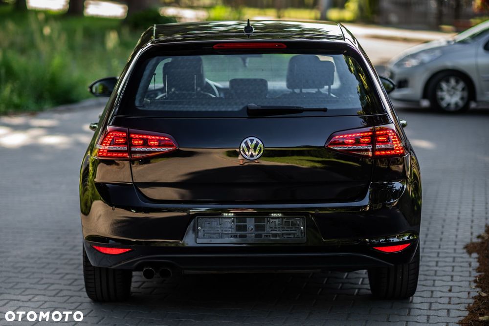 Volkswagen Golf 2.0 TDI BlueMotion Technology Edition - 10