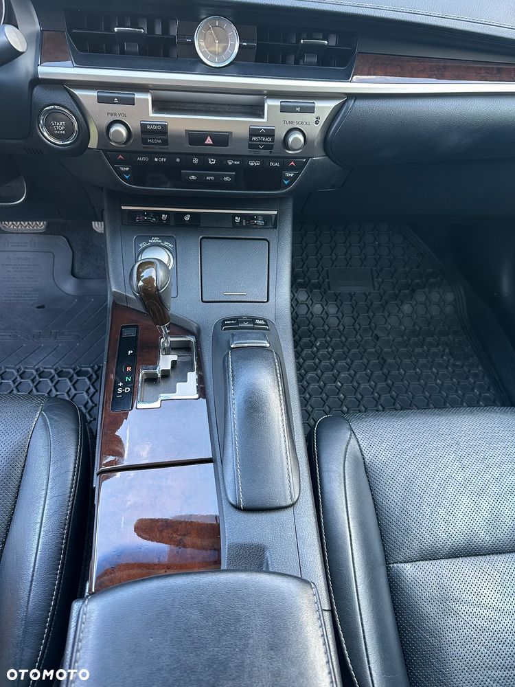 Lexus ES - 25