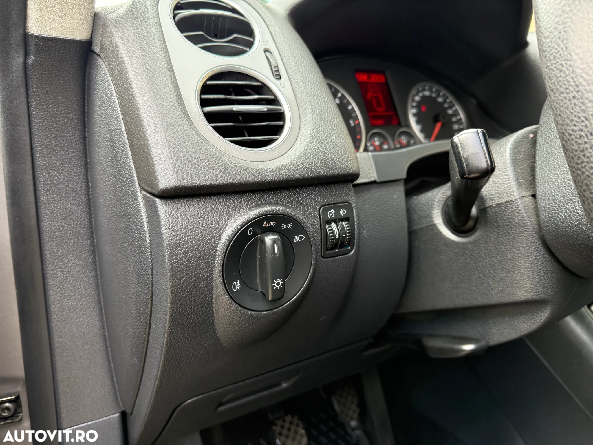 Volkswagen Tiguan 2.0 TDI 4Motion Trend & Fun - 15