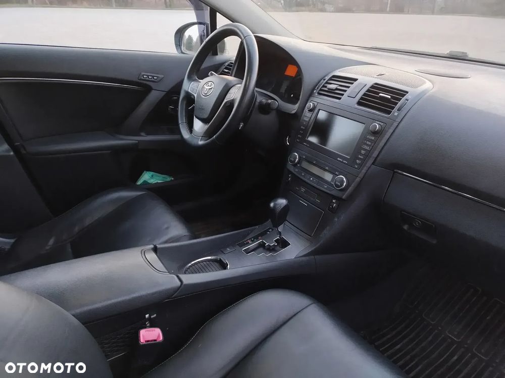 Toyota Avensis Combi 2.0 Multidrive S Executive - 11