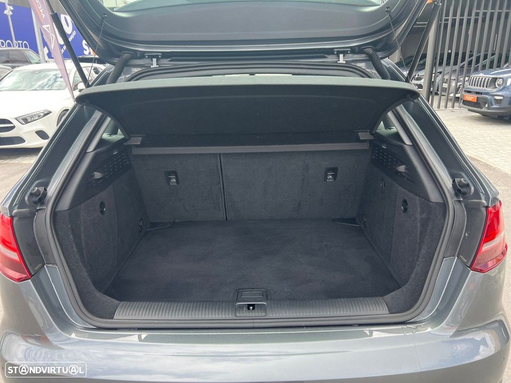 Audi A3 Sportback 1.6 TDI Design - 16