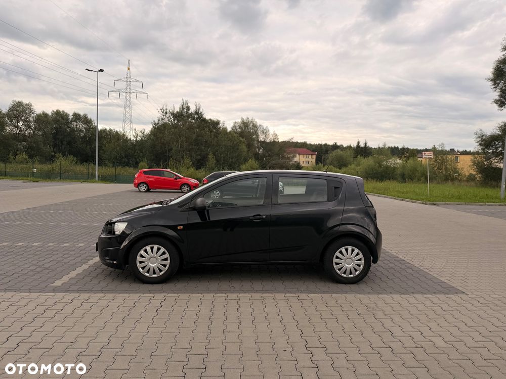 Chevrolet Aveo - 5