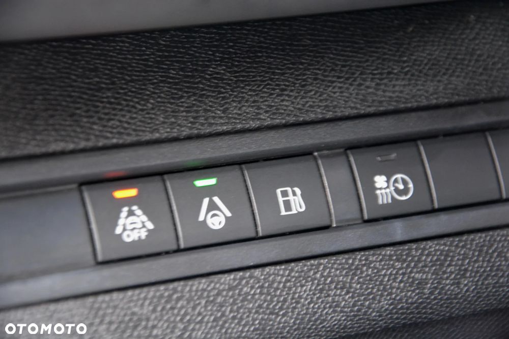 Peugeot 3008 1.6 PureTech HYbrid4 GT Line S&S EAT8 - 39