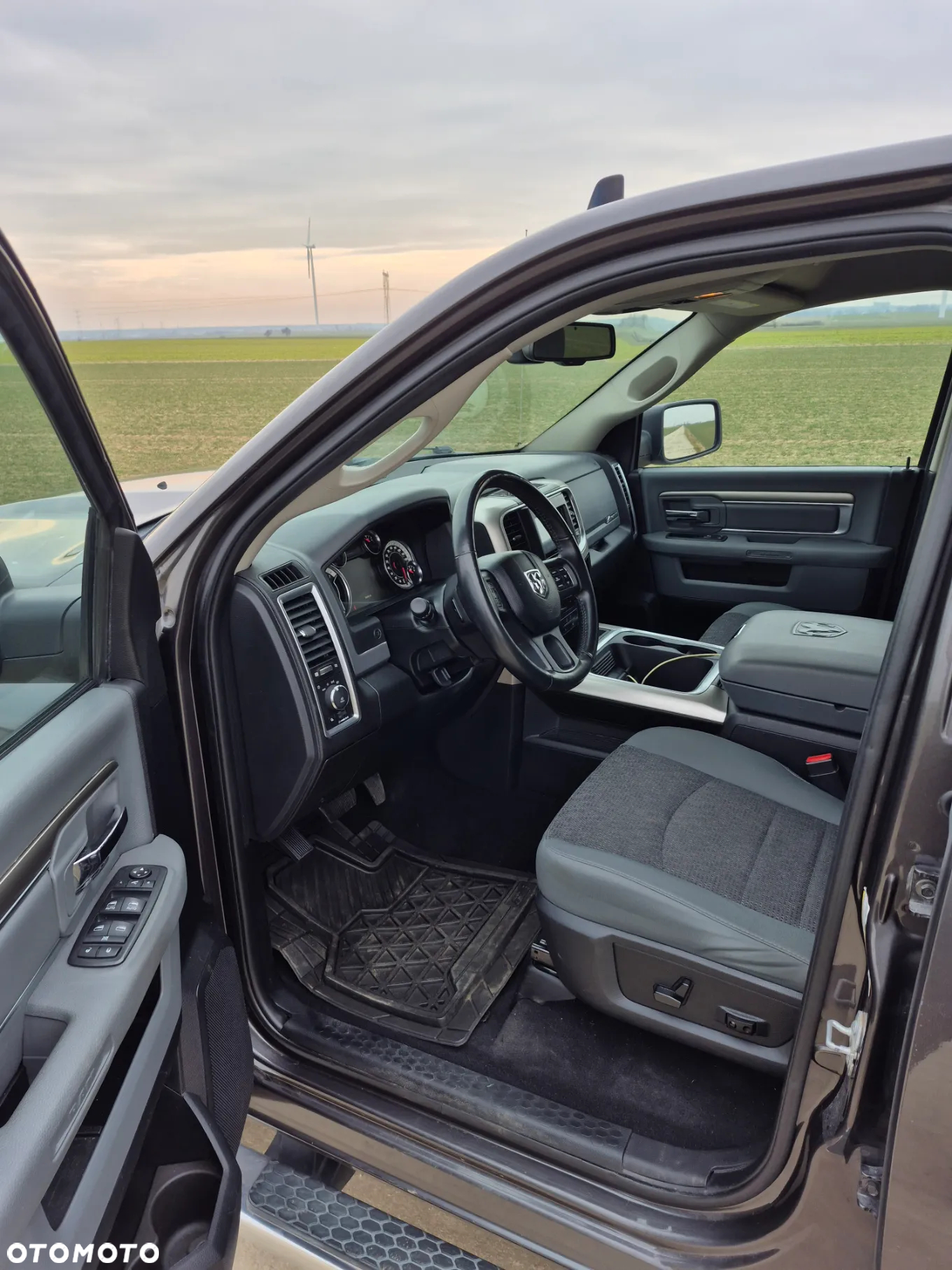 Dodge RAM 1500 5.7 4x4 - 7