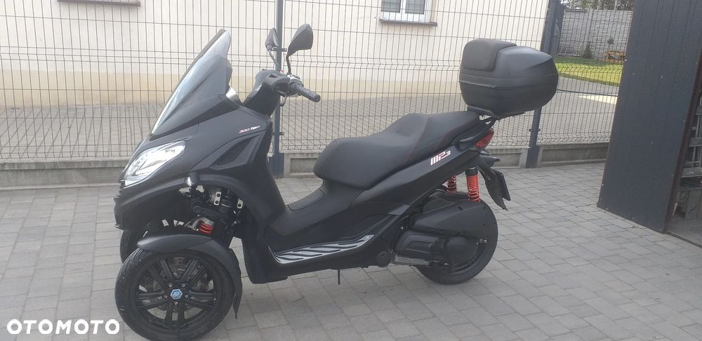 Piaggio MP-3 - 4