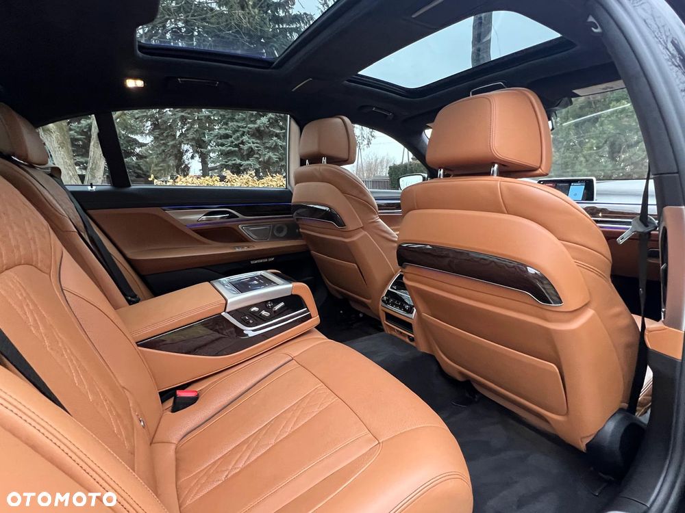 BMW Seria 7 - 12
