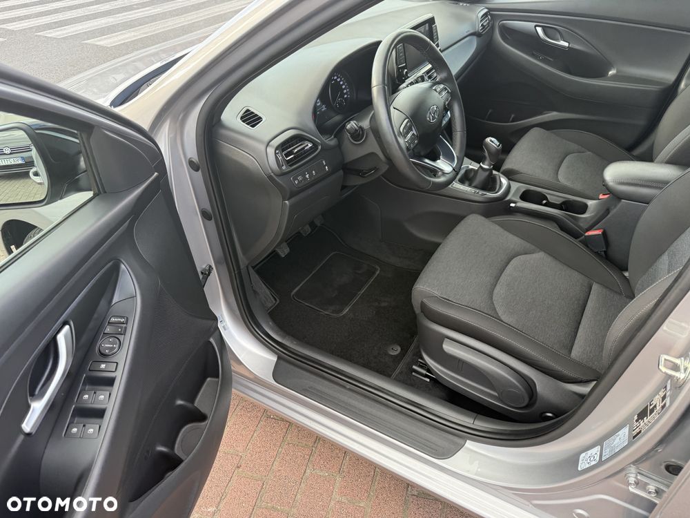 Hyundai i30 Kombi 1.5 T-GDI 48V-Hybrid Intro - 12