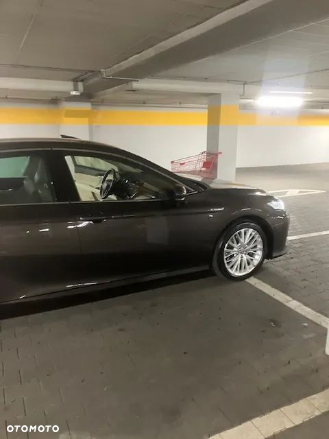 Toyota Camry 2.5 Hybrid Executive CVT - 10