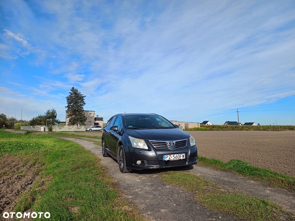 Toyota Avensis - 8